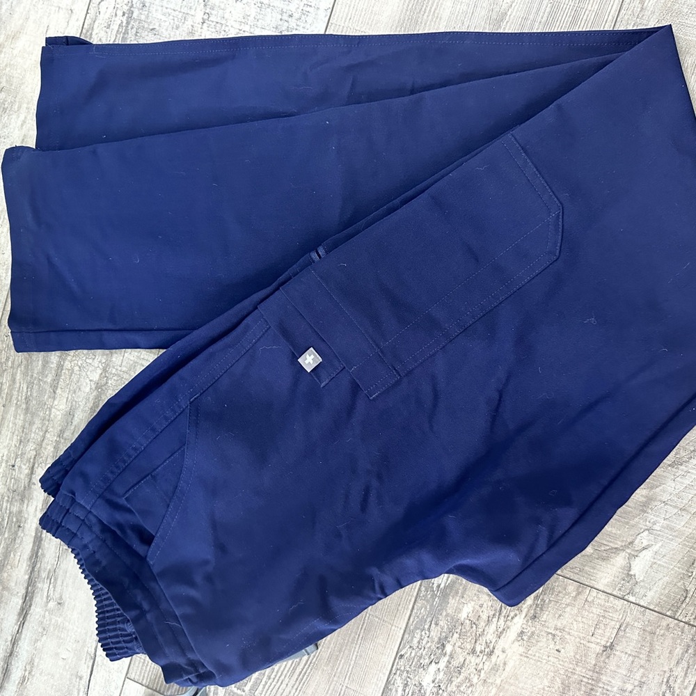 Small, tall, navy fig bottoms technical collection